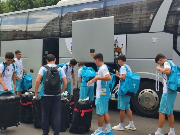 «Спасибо за организацию Игр стран СНГ». Сборную Узбекистана по гандболу тепло встретили в Бресте