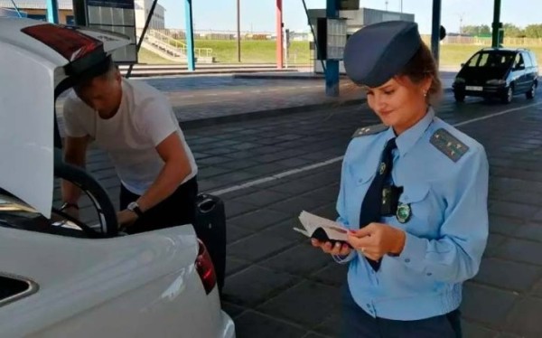 Везете товар из-за границы? Таможня показала, как правильно считать растаможку. 3 примера