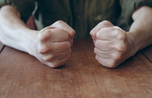 Мужчина избил на улице даму сердца. Чем всё закончилось? Мужчина избил на улице даму сердца. Чем всё закончилось?