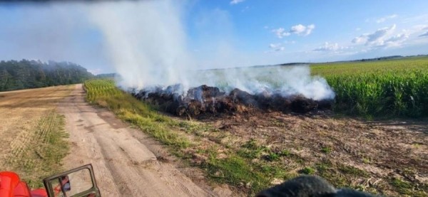 В Барановичском районе огнем уничтожено почти 60 тонн соломы