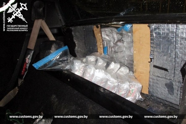 В Беларуси конфисковали раритетный Chevrolet Corvette В Беларуси конфисковали раритетный Chevrolet Corvette