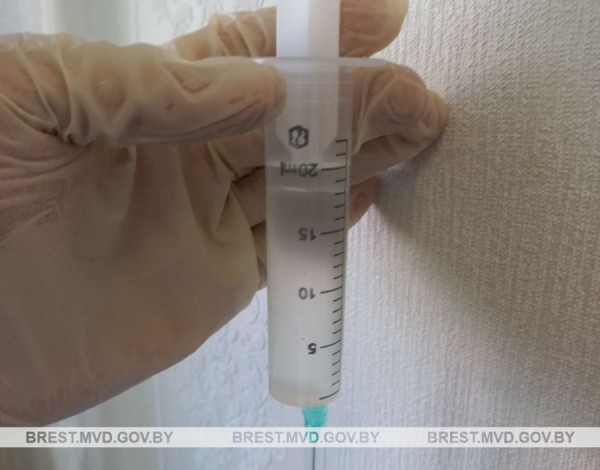 Житель Брестской области получал наркотик для лечения, сливал и продавал знакомым Житель Брестской области получал наркотик для лечения, сливал и продавал знакомым