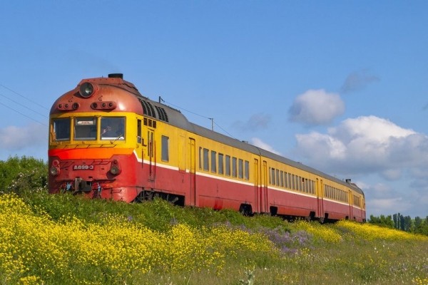 Бар в электричке и гостиница в вагоне: Самые странные и необычные поезда в Беларуси Бар в электричке и гостиница в вагоне: Самые странные и необычные поезда в Беларуси