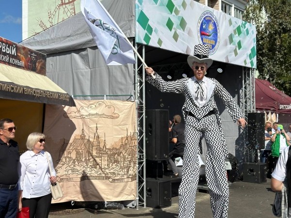 Ганцевичи встречают областные Дожинки. Фото и видео Ганцевичи встречают областные Дожинки. Фото и видео