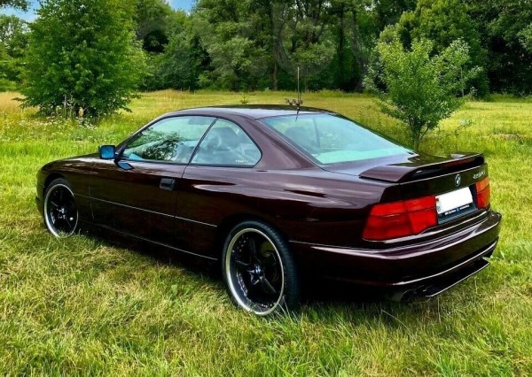 В Беларуси за $30 тыс продают 30-летнюю BMW В Беларуси за $30 тыс продают 30-летнюю BMW