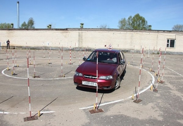 В Беларуси планируют включить в школьную программу обучение вождению