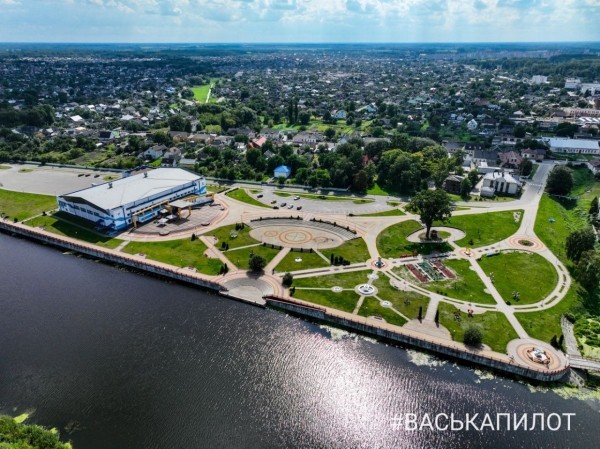 
                Посмотрите на Кобрин с высоты птичьего полета
            