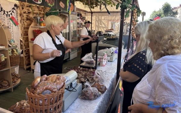 Ганцевичи встречают областные Дожинки. Фото и видео Ганцевичи встречают областные Дожинки. Фото и видео