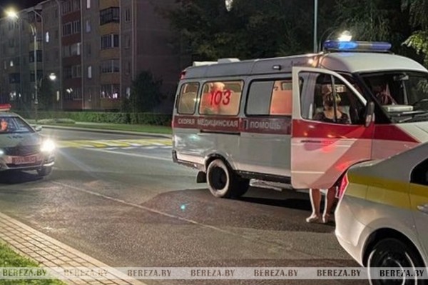 Водитель такси сбил девушку на переходе в Березе Водитель такси сбил девушку на переходе в Березе