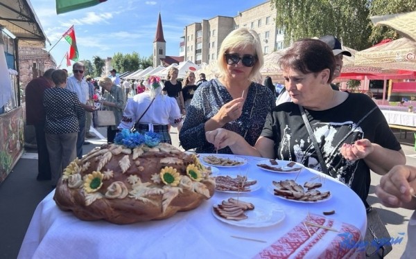 Ганцевичи встречают областные Дожинки. Фото и видео Ганцевичи встречают областные Дожинки. Фото и видео