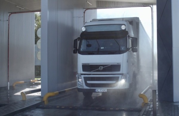 Что говорят водители об обязательной дезинфекции транспорта на границе