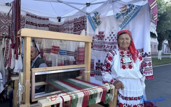 Ганцевичи встречают областные Дожинки. Фото и видео Ганцевичи встречают областные Дожинки. Фото и видео