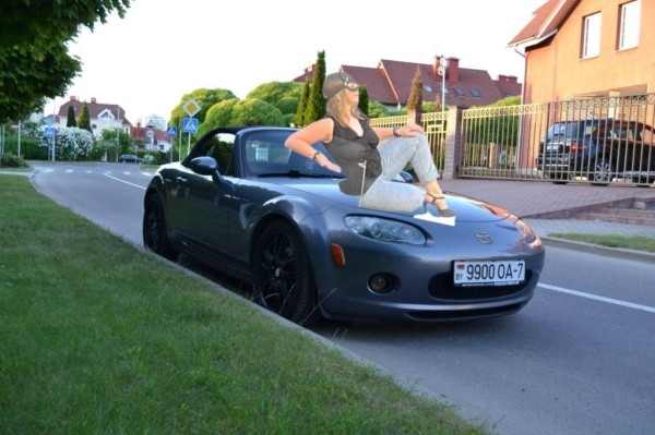 «Женщина-кошка» из Минска стала мемом. В автомобильных пабликах «пожар» «Женщина-кошка» из Минска стала мемом. В автомобильных пабликах «пожар»