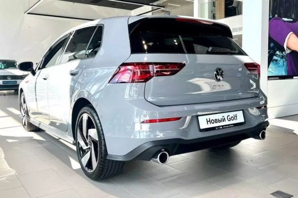 У белорусских дилеров появились «официальные» VW Golf – объявлены цены