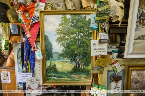 «Пусть люди получают удовольствие». Мастер из Каменецкого района создал более 300 деревянных скульптур «Пусть люди получают удовольствие». Мастер из Каменецкого района создал более 300 деревянных скульптур