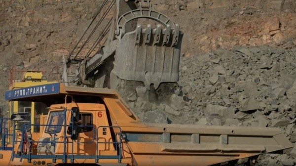 Как работается в живописном карьере «Микашевичи» на БелАЗах на 130, 90 и 60 тонн