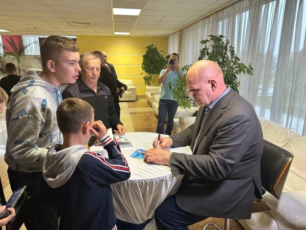 Знаменитый борец Александр Карелин посещает Брест