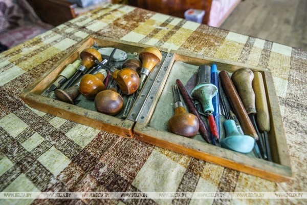 «Пусть люди получают удовольствие». Мастер из Каменецкого района создал более 300 деревянных скульптур «Пусть люди получают удовольствие». Мастер из Каменецкого района создал более 300 деревянных скульптур