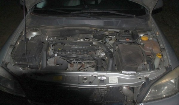 Мужчина из ревности обрезал тормозные шланги в автомобиле «соперника»