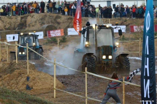 Такого вы еще не видели! Под Минском прошли гонки на тракторах