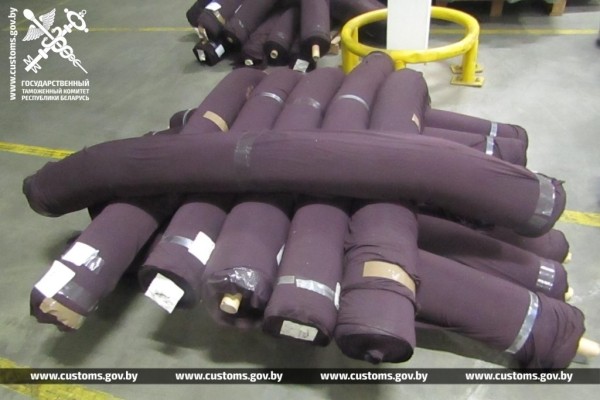 Польский перевозчик пытался незаконное ввезти партию тканей и полотен стоимостью свыше 72 тыс. рублей Польский перевозчик пытался незаконное ввезти партию тканей и полотен стоимостью свыше 72 тыс. рублей