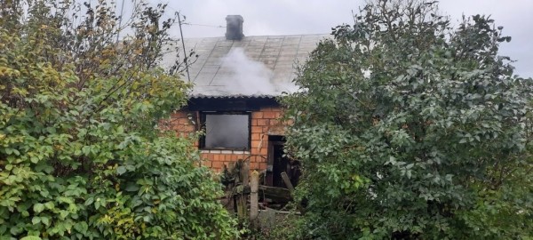 В Каменецком районе произошел пожар. Хозяйка дома госпитализирована В Каменецком районе произошел пожар. Хозяйка дома госпитализирована