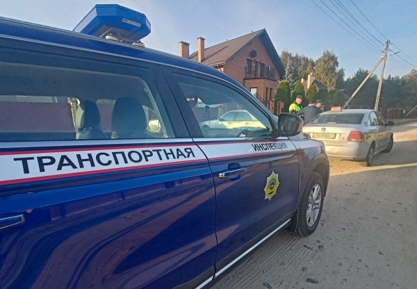 «Пробивал я, честное слово, пробивал!» Как Транспортная инспекция вычисляет таксистов-нелегалов в Бресте