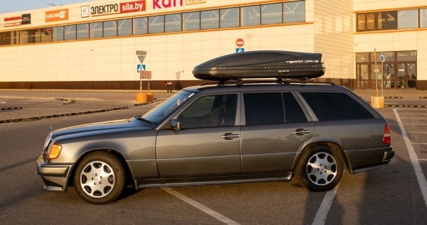 «Для меня она бесценна». Белорус восстановил 31-летний Mercedes-Benz (S124) до идеального состояния «Для меня она бесценна». Белорус восстановил 31-летний Mercedes-Benz (S124) до идеального состояния