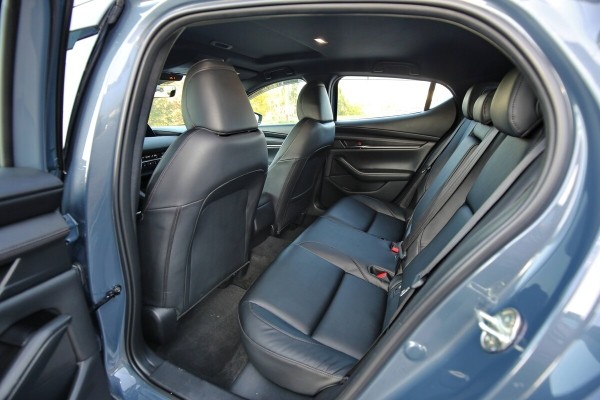 Тачка из США. Белорус восстановил полноприводный хетчбэк Mazda 3 — сколько стоил ремонт?