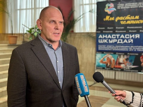 Знаменитый борец Александр Карелин посещает Брест