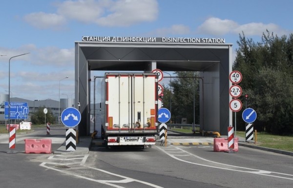 Обязательная дезинфекция транспорта на госгранице: что будет в случае отказа водителя