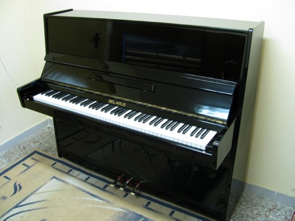 «Пианинки», валенки и другие. Топ-5 уникальных фабрик Беларуси из СССР: что с ними стало?