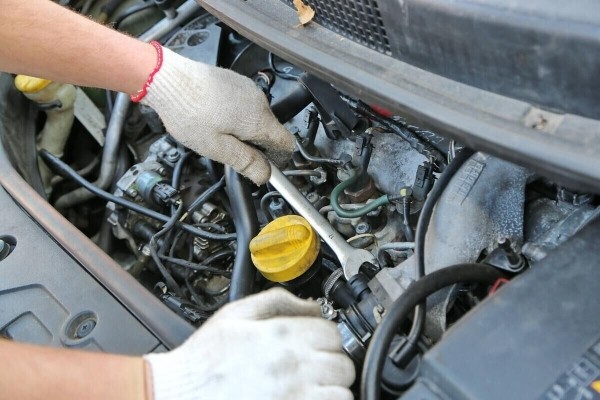 После ремонта на СТО автовладелец остался без документов на машину. Сервисмен: «Верну документы настоящему хозяину»