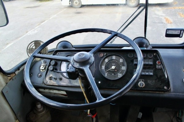 «Жена, конечно, не в восторге». Брестчанин купил советский ЛАЗ-699Р за $1 000, а вложил уже 10 тысяч долларов