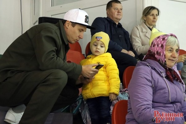 Фігурысты з розных куткоў краіны прыехалі ў Пружаны, каб пазмагацца за «Кубак Белавежскай пушчы» і пуцёўку на рэспубліканскія Алімпійскія дні моладзі