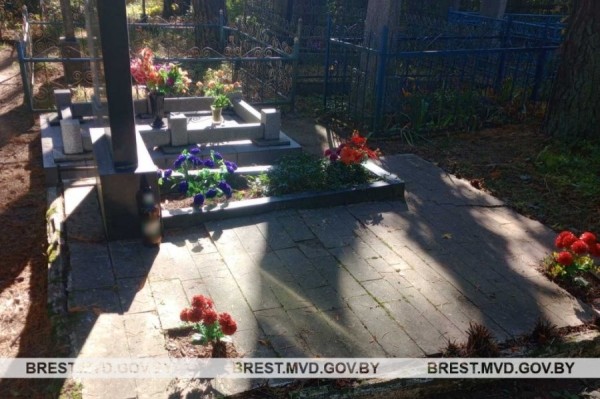 Житель Барановичей похитил ограду на кладбище и сдал ее на металлолом