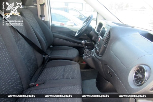 2-летний Mercedes за 10 тысяч евро показался таможенникам слишком дешевым. И правильно показался