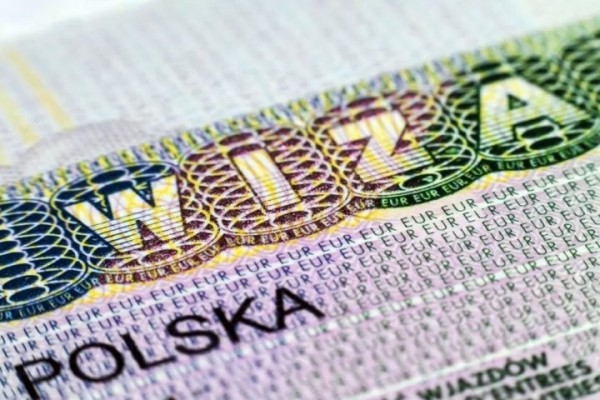 Польша меняет правила выдачи виз белорусам по «карте поляка»
