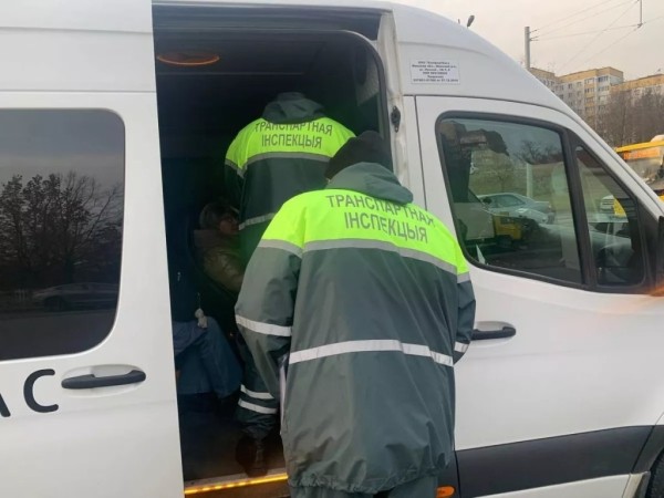 Маршруточные войны: чего хотят пассажиры, перевозчики и что требует закон Маршруточные войны: чего хотят пассажиры, перевозчики и что требует закон