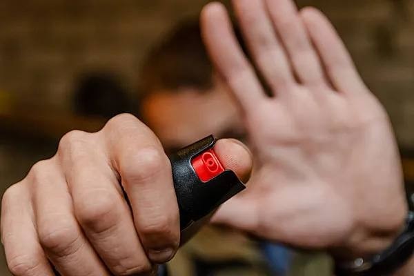 В Пинске в кинотеатре подросток распылил перцовый баллончик В Пинске в кинотеатре подросток распылил перцовый баллончик