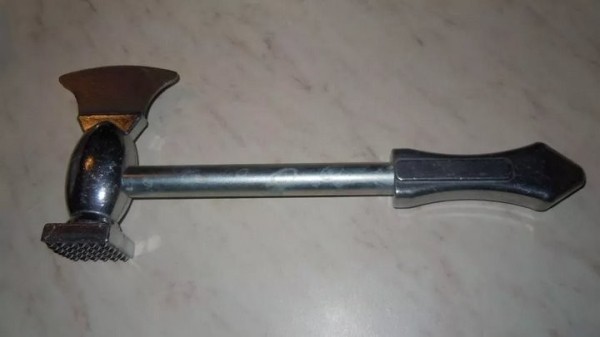 В Барановичах жена дальнобойщика хотела зарубить мужа, пока тот спал