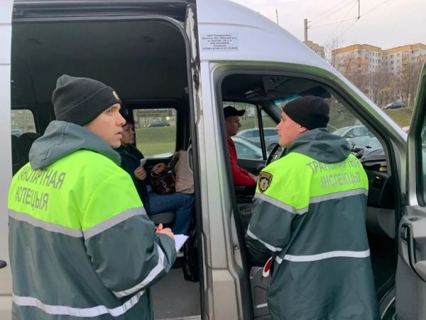 Маршруточные войны: чего хотят пассажиры, перевозчики и что требует закон Маршруточные войны: чего хотят пассажиры, перевозчики и что требует закон