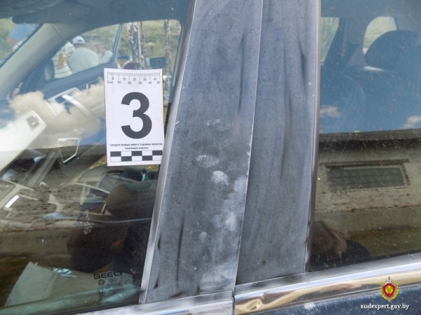 Работник взял Geely директора, чтобы покататься, но «встретился» со стеной Работник взял Geely директора, чтобы покататься, но «встретился» со стеной