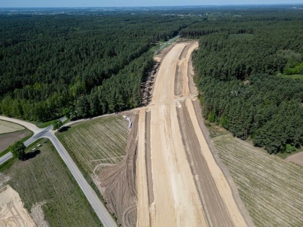 Поляки показали строительство дороги в сторону Беларуси с квадрокоптера