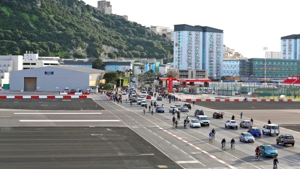 Показываем 10 самых необычных дорог мира