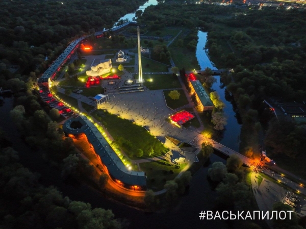 Красивые фотографии из Брестской крепости
Красивые фотографии из Брестской крепости