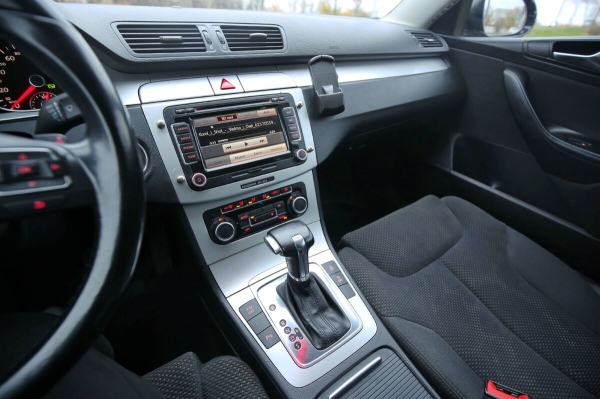 Белорус купил бензиновый VW Passat (B6) за $6 800. Проверили, стоил ли он своих денег