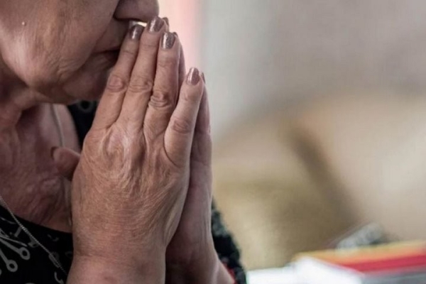 Пенсионерка из Брестской области поверила, что ей звонит внучка из Питера - и отдала курьеру крупную сумму денег Пенсионерка из Брестской области поверила, что ей звонит внучка из Питера - и отдала курьеру крупную сумму денег