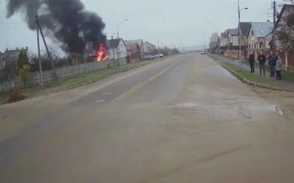 В Барановичах в гараже сгорел автомобиль В Барановичах в гараже сгорел автомобиль