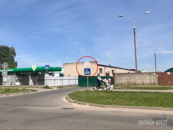 
                Читатель: Был свидетелем ситуации в Кобрине, когда автомобиль проехал на кирпич
            